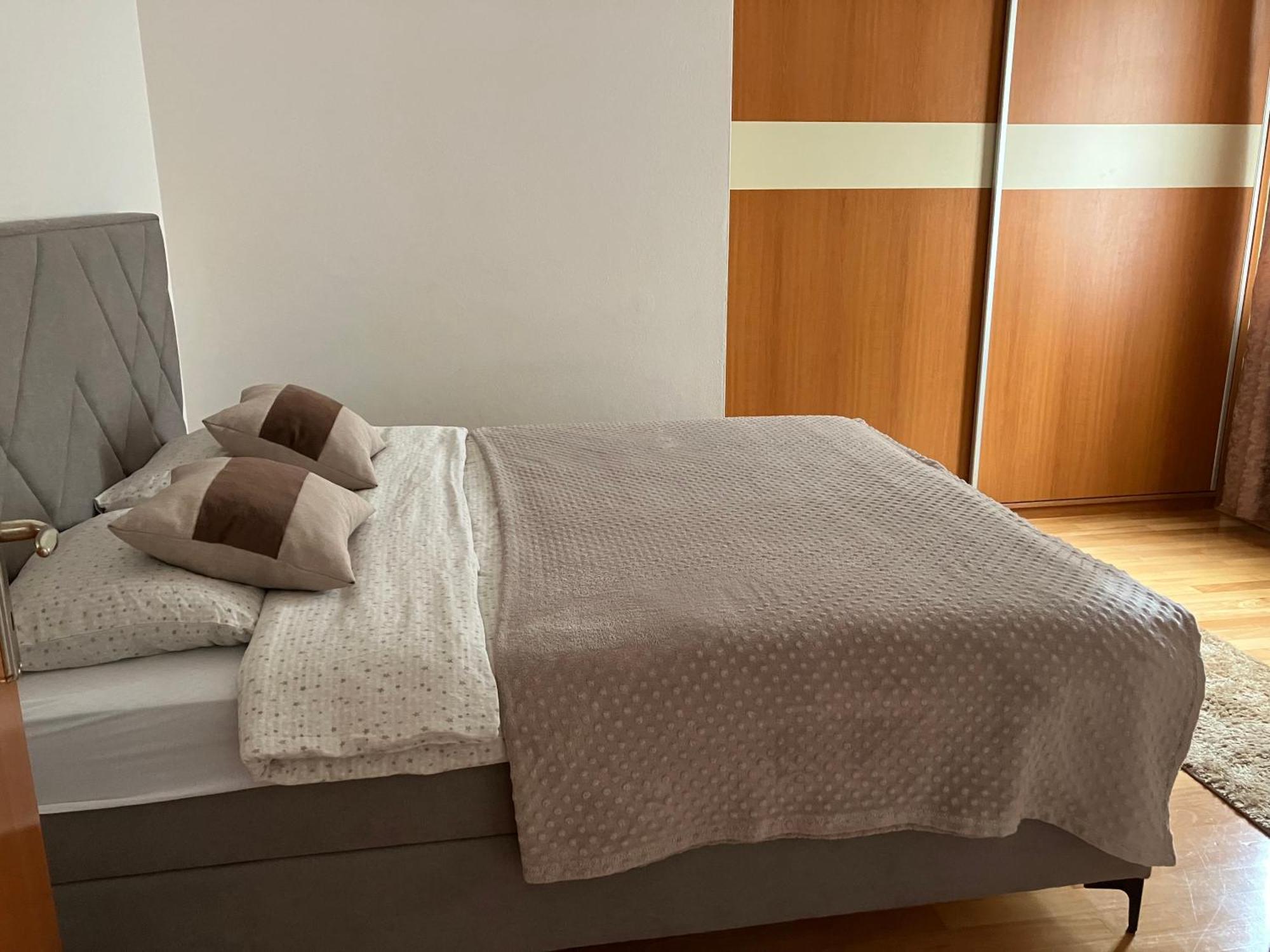 Apartamento Stan Na Dan Centar Banja Luka Exterior foto